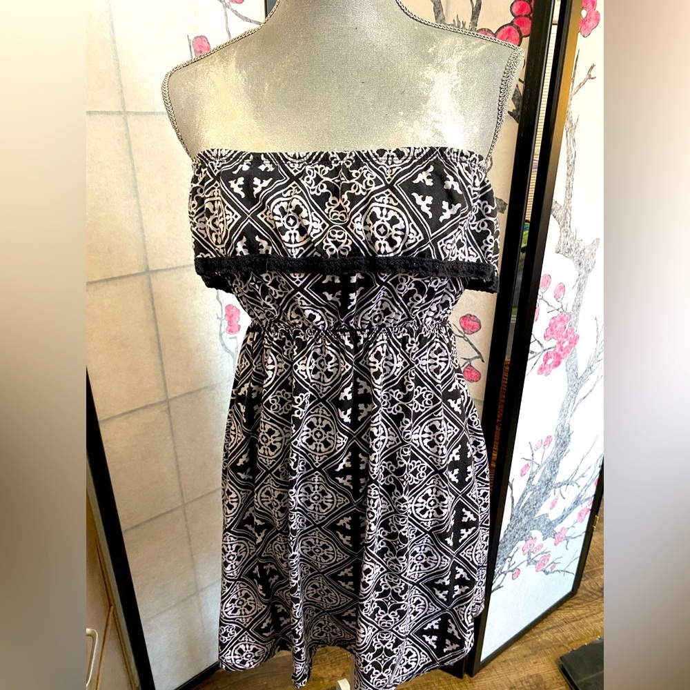 Faded Glory Small Strapless Black & White Dress